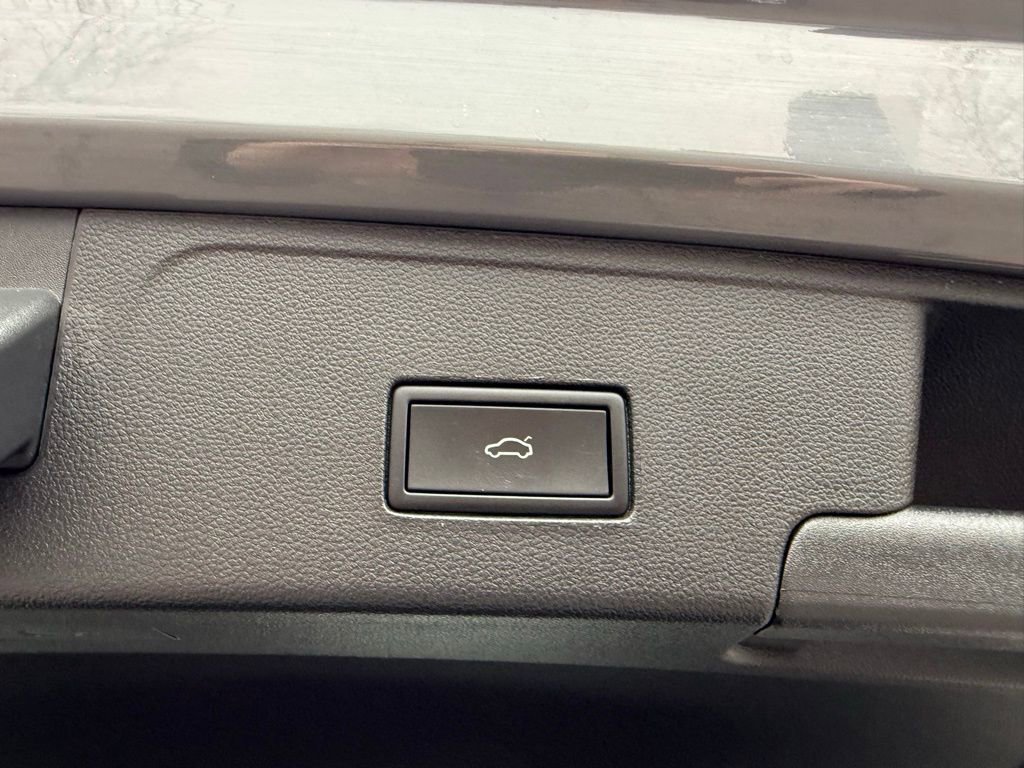 Used 2023 Volkswagen Atlas Cross Sport SEL Premium R-Line image 19