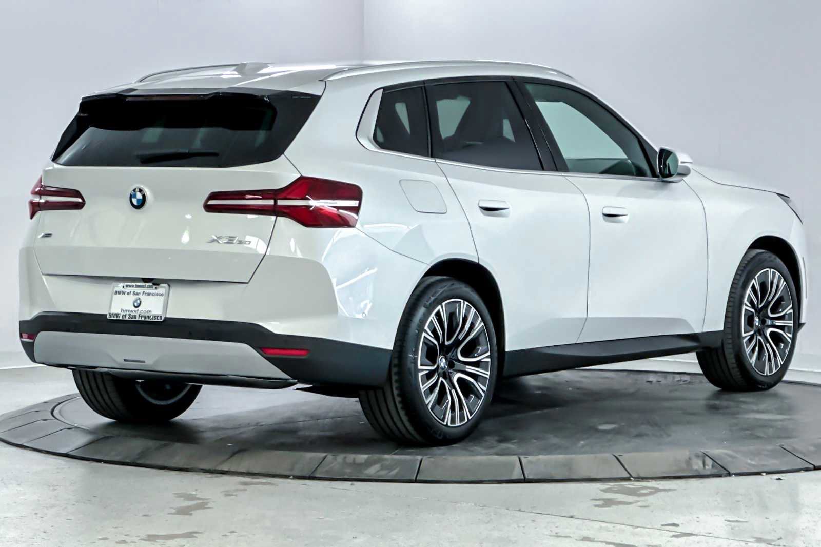New 2026 BMW X3 xDrive30 w/ Convenience Package image 2