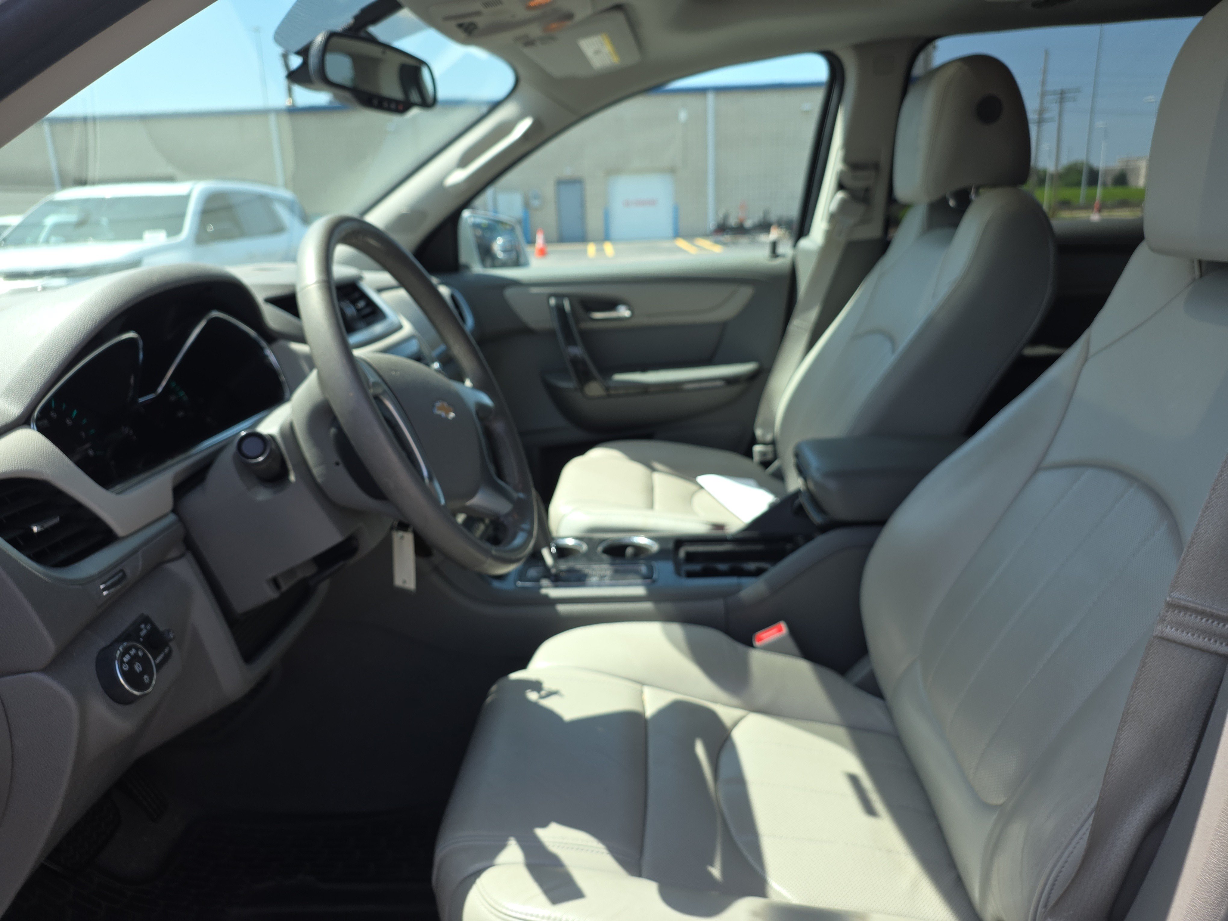Used 2016 Chevrolet Traverse LTZ FWD image 13