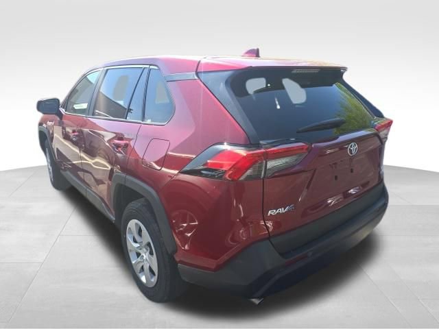 Used 2024 Toyota RAV4 LE AWD/4WD image 3