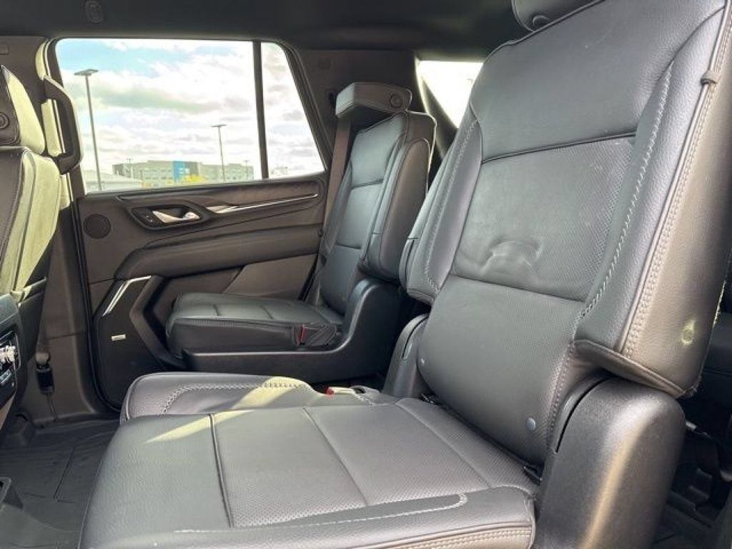 Used 2023 GMC Yukon Denali w/ LPO, Floor Liner Package AWD/4WD image 17
