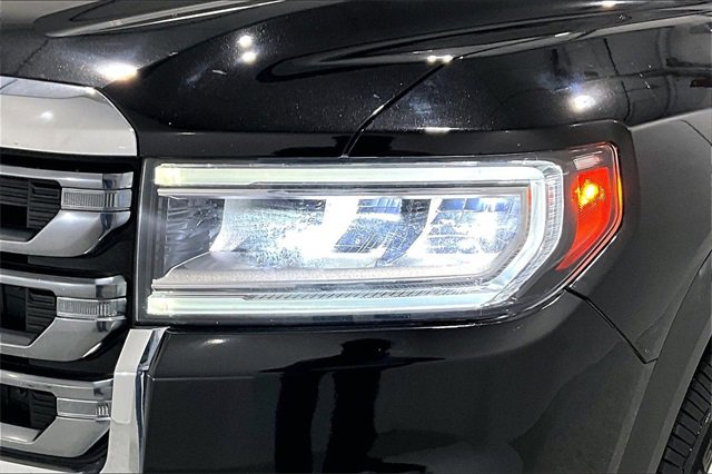 Used 2023 GMC Acadia SLE w/ LPO, Black Accent Package image 34