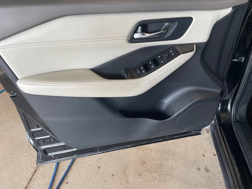 Certified 2023 Nissan Rogue SV w/ SV Premium B Package FWD image 9