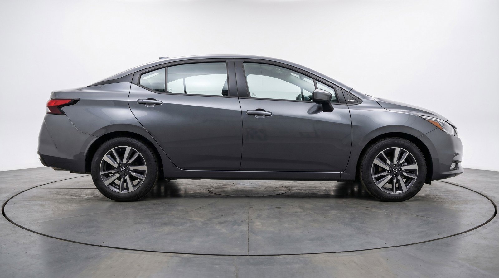 Used 2025 Nissan Versa SV FWD image 11
