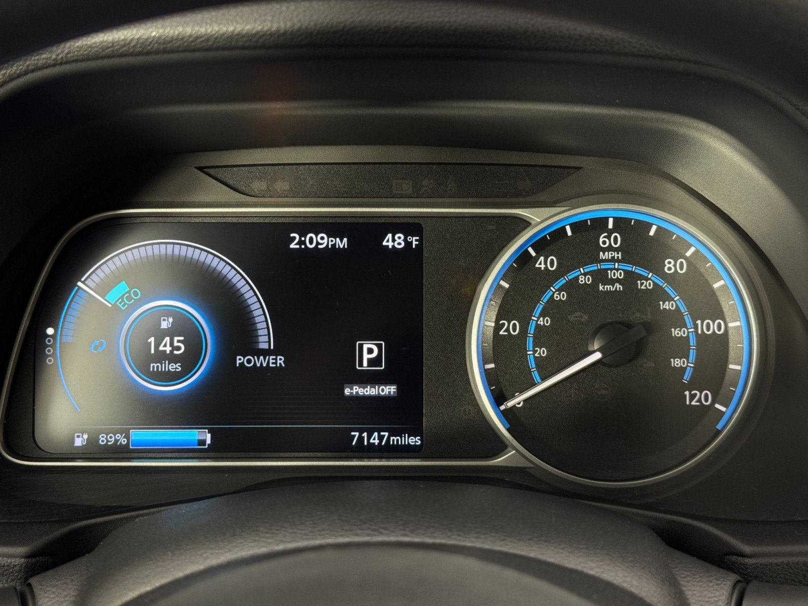 Used 2025 Nissan Leaf S image 17