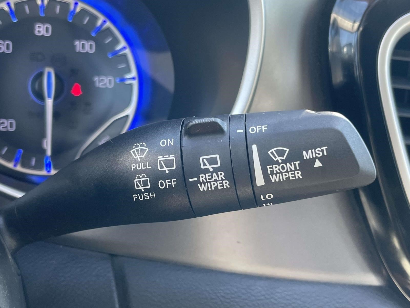 Used 2024 Chrysler Pacifica Touring-L FWD image 23