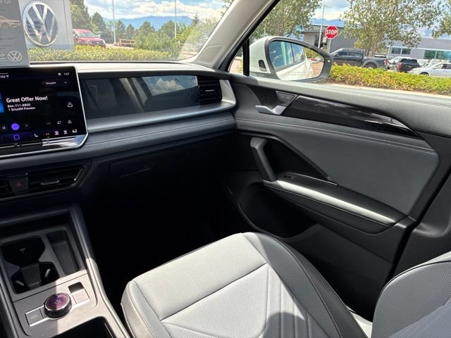 Certified 2026 Volkswagen Tiguan SE AWD/4WD image 18