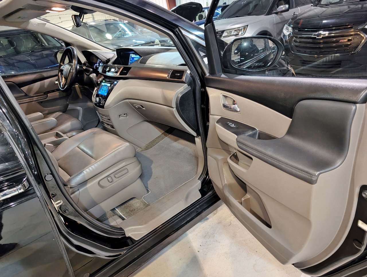Used 2014 Honda Odyssey EX-L image 31