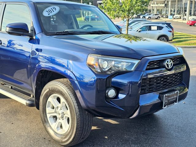 Used 2019 Toyota 4Runner SR5 AWD/4WD image 2