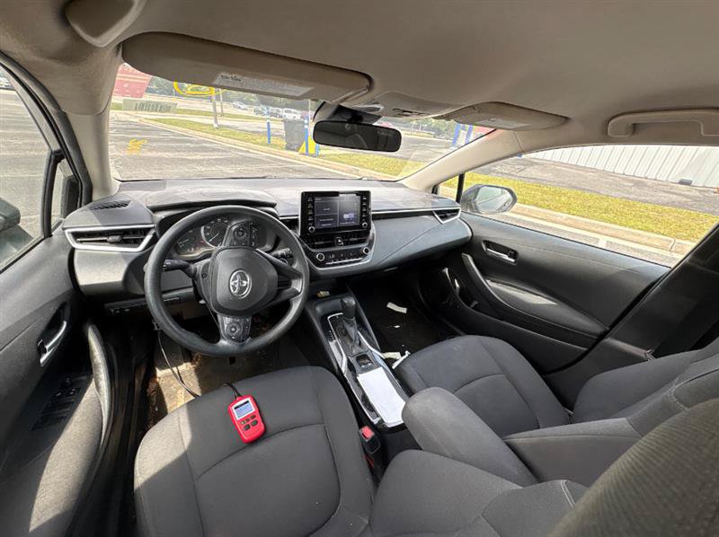 Used 2020 Toyota Corolla LE w/ LE Convenience Package FWD image 4