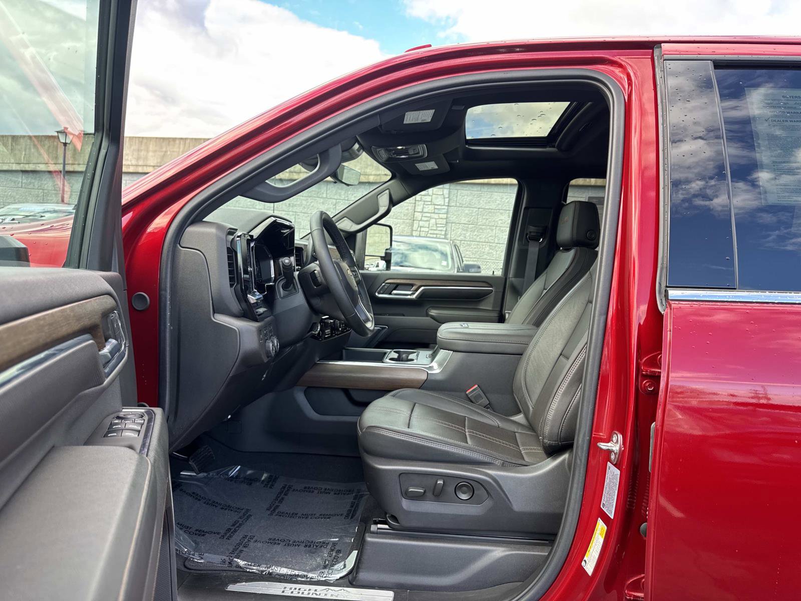 Used 2024 Chevrolet Silverado 2500 High Country w/ High Country Premium Package image 19