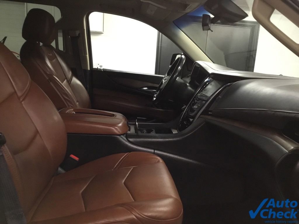 Used 2017 Cadillac Escalade Luxury AWD/4WD image 37