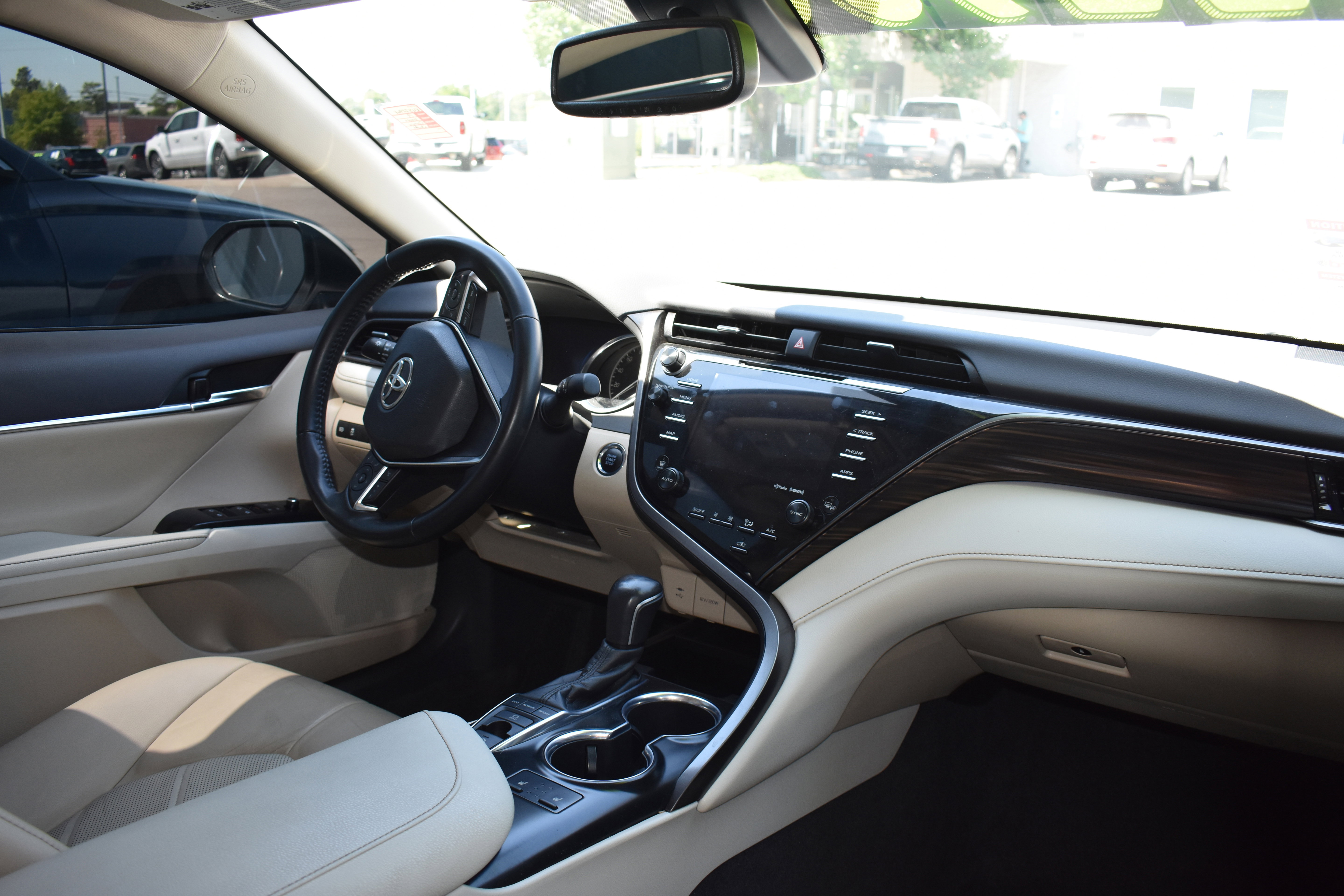 Used 2019 Toyota Camry XLE FWD image 29
