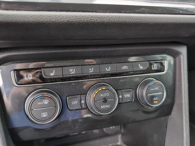 Used 2019 Volkswagen Tiguan SE image 22