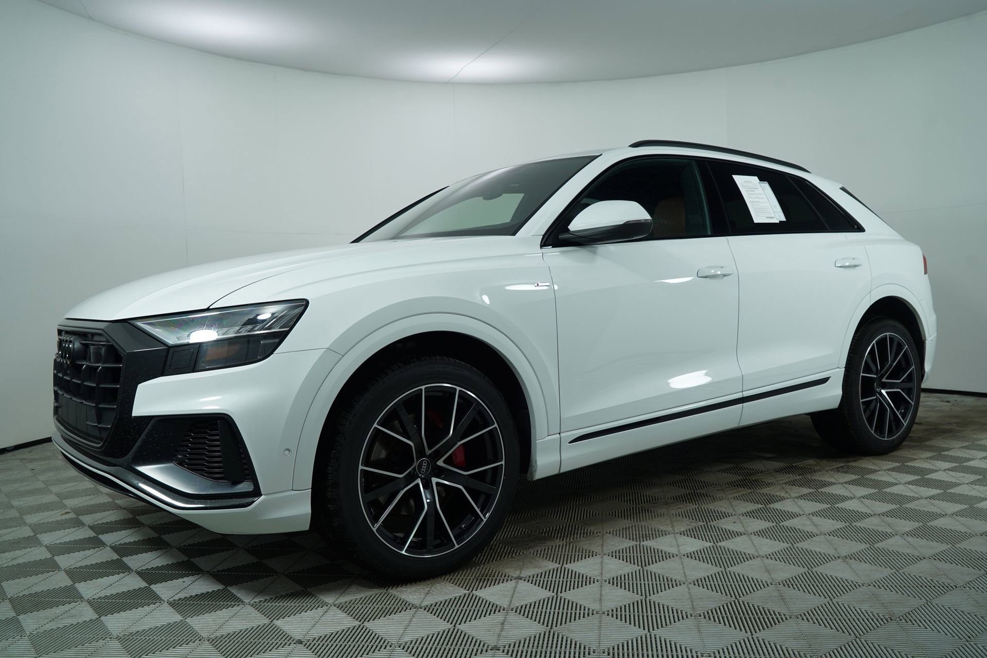 Used 2023 Audi Q8 Premium Plus AWD/4WD image 5
