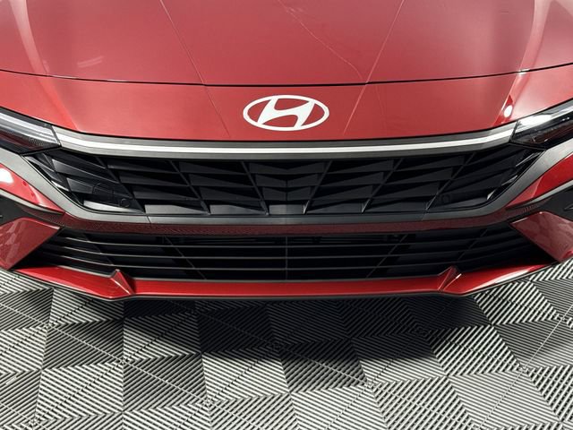 Used 2025 Hyundai Elantra Blue FWD image 48