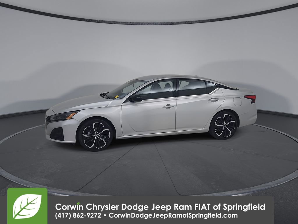 Used 2024 Nissan Altima 2.5 SR image 8