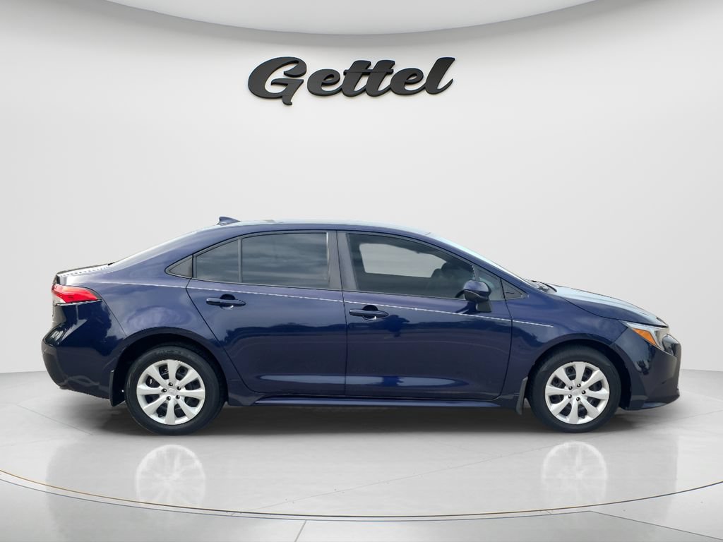 Used 2023 Toyota Corolla LE FWD image 4