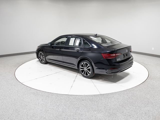 Used 2023 Volkswagen Jetta Sport image 31