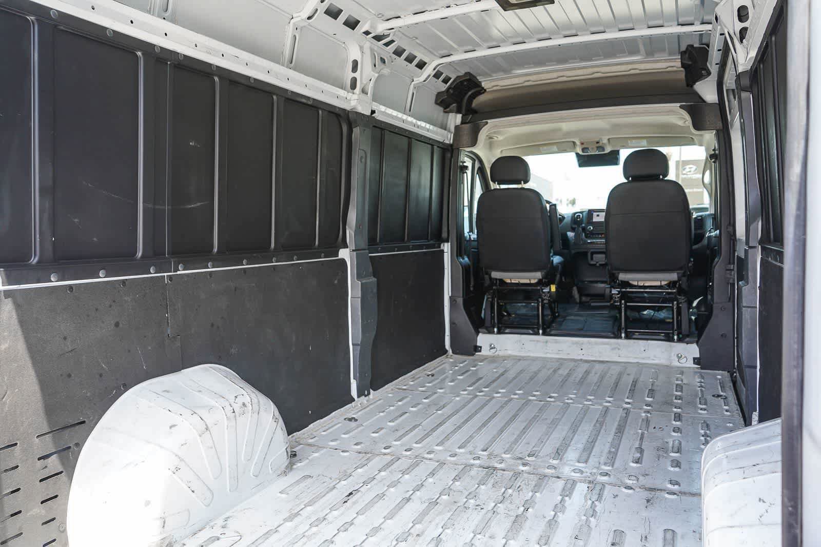 Used 2025 RAM ProMaster 2500 w/ Convenience Group FWD image 24
