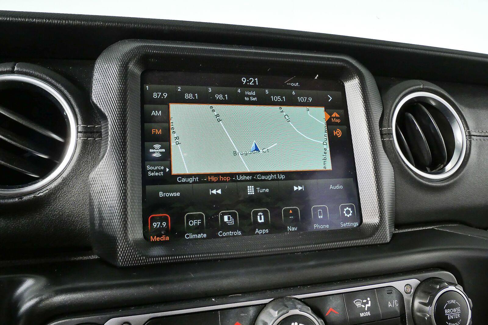 Used 2021 Jeep Wrangler Unlimited Sahara AWD/4WD image 14