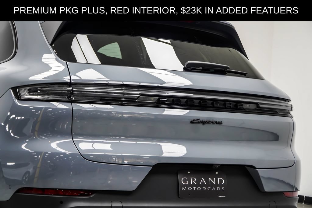 Used 2024 Porsche Cayenne AWD/4WD image 19
