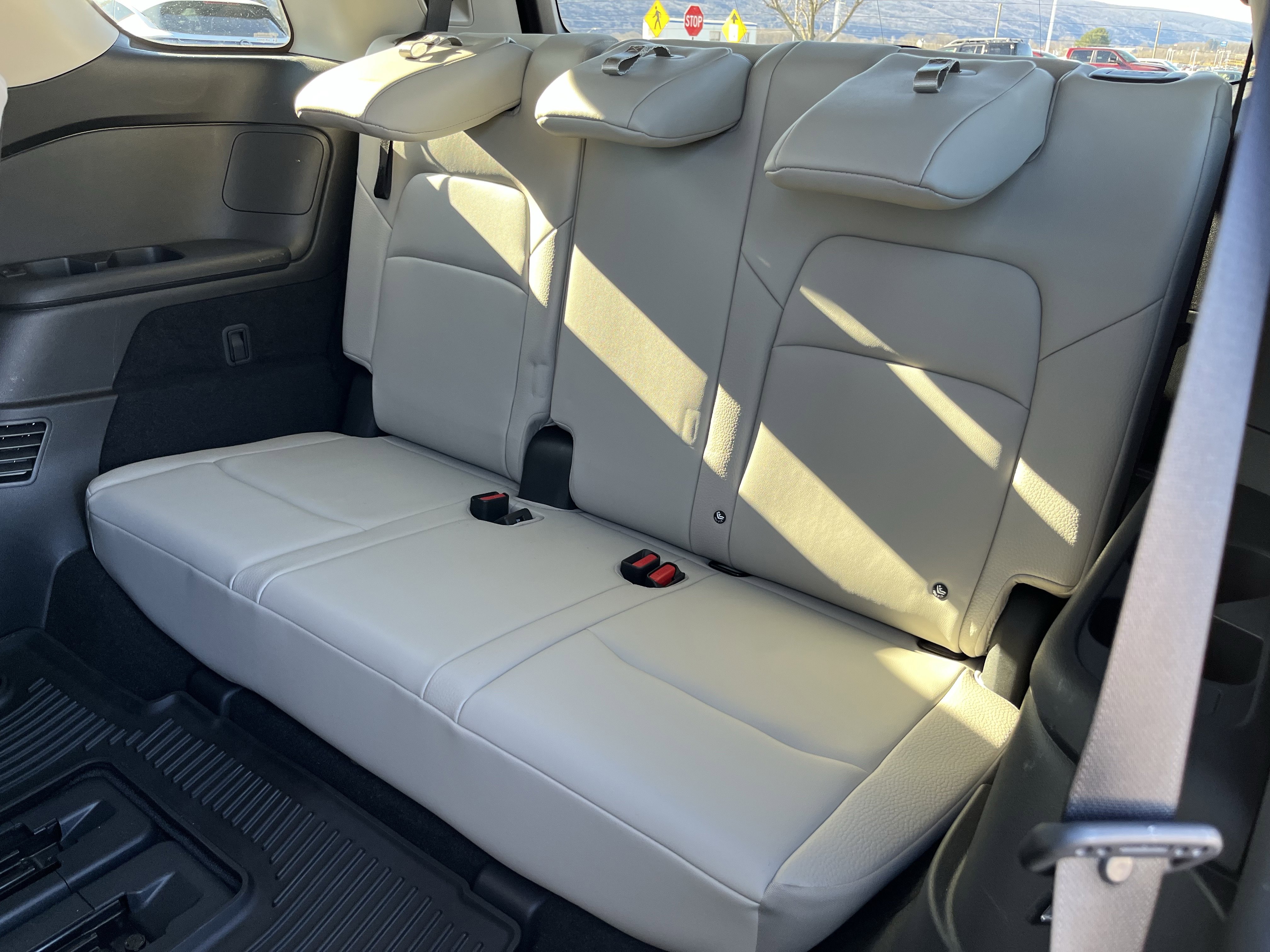 Used 2023 Nissan Pathfinder SL image 15