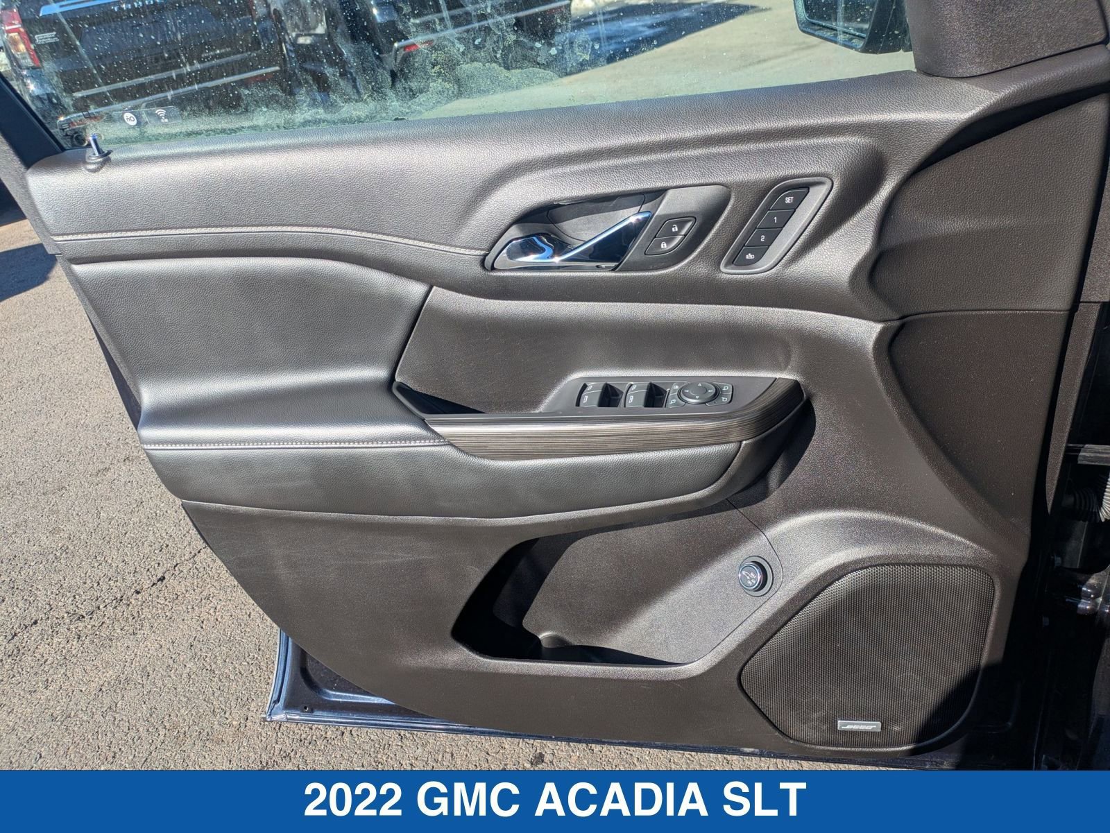 Used 2022 GMC Acadia SLT w/ Technology Package image 4