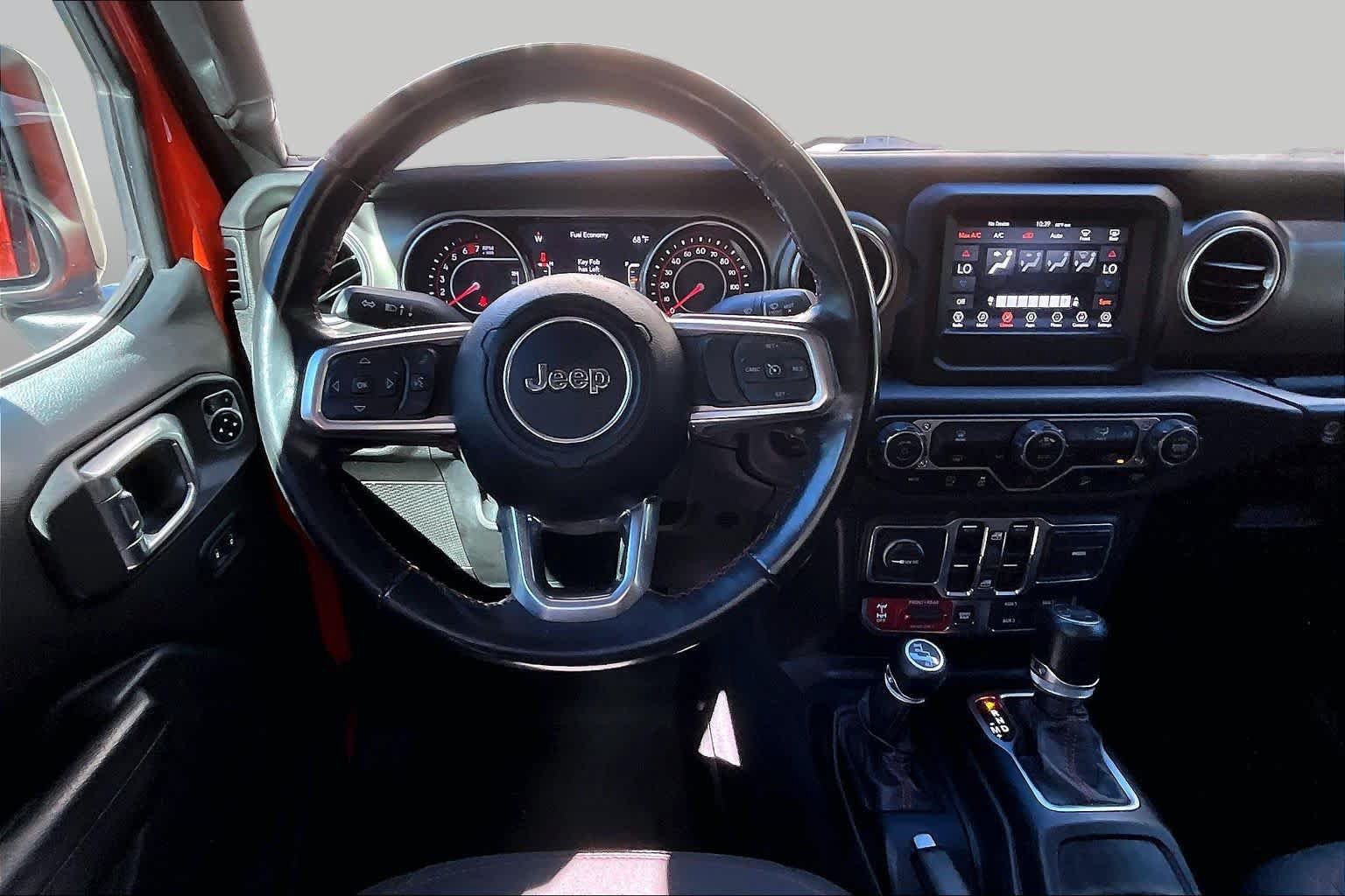 Used 2018 Jeep Wrangler Unlimited Rubicon w/ LED Lighting Group AWD/4WD image 11