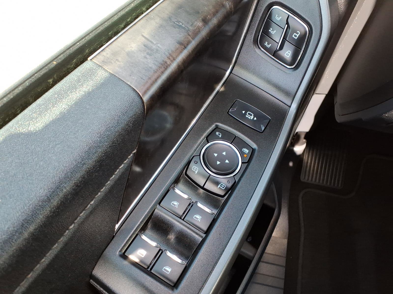 Used 2025 Ford F350 Lariat AWD/4WD image 23