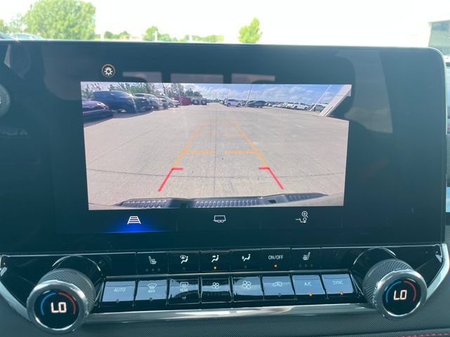 Used 2024 Chevrolet Colorado Z71 w/ Z71 Convenience Package 2 AWD/4WD image 14