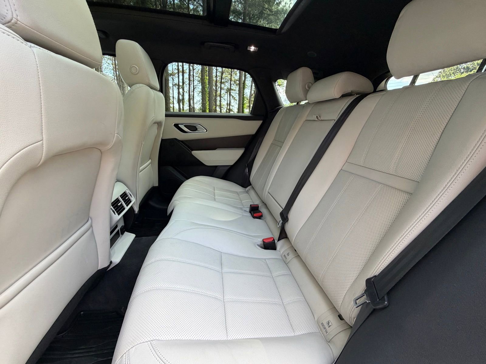 Used 2022 Land Rover Range Rover Velar R-Dynamic S image 14