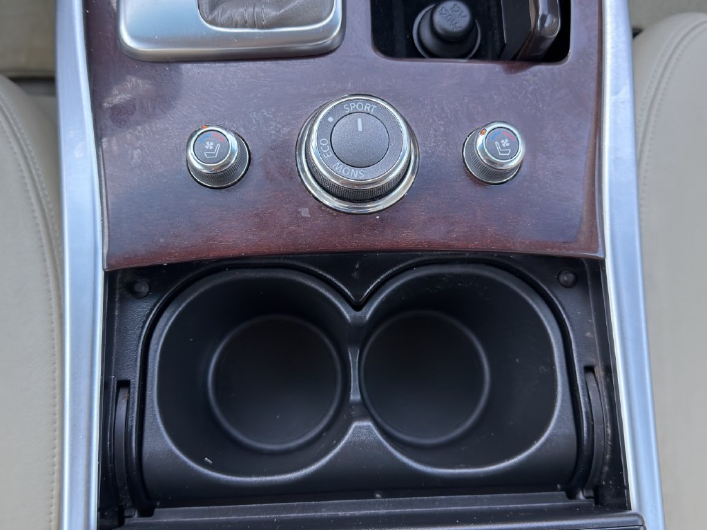 Used 2019 INFINITI Q70 Luxe AWD/4WD image 21