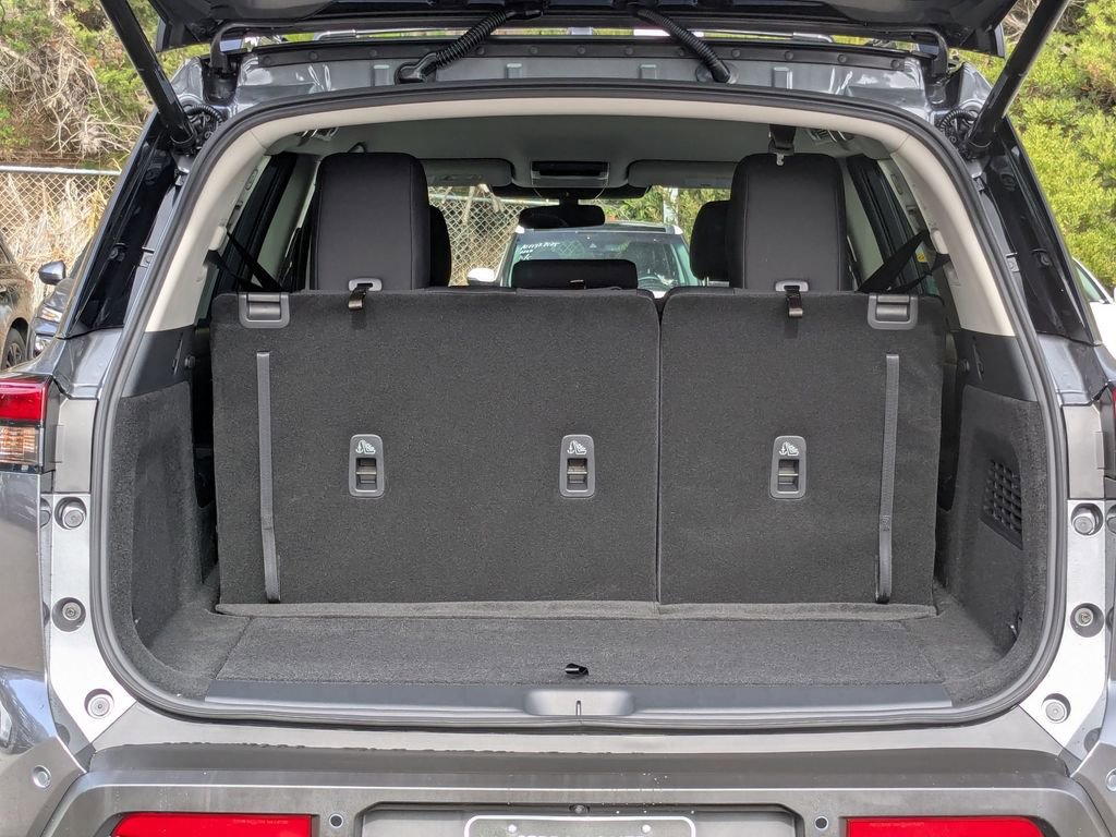 New 2025 Nissan Pathfinder SV image 28