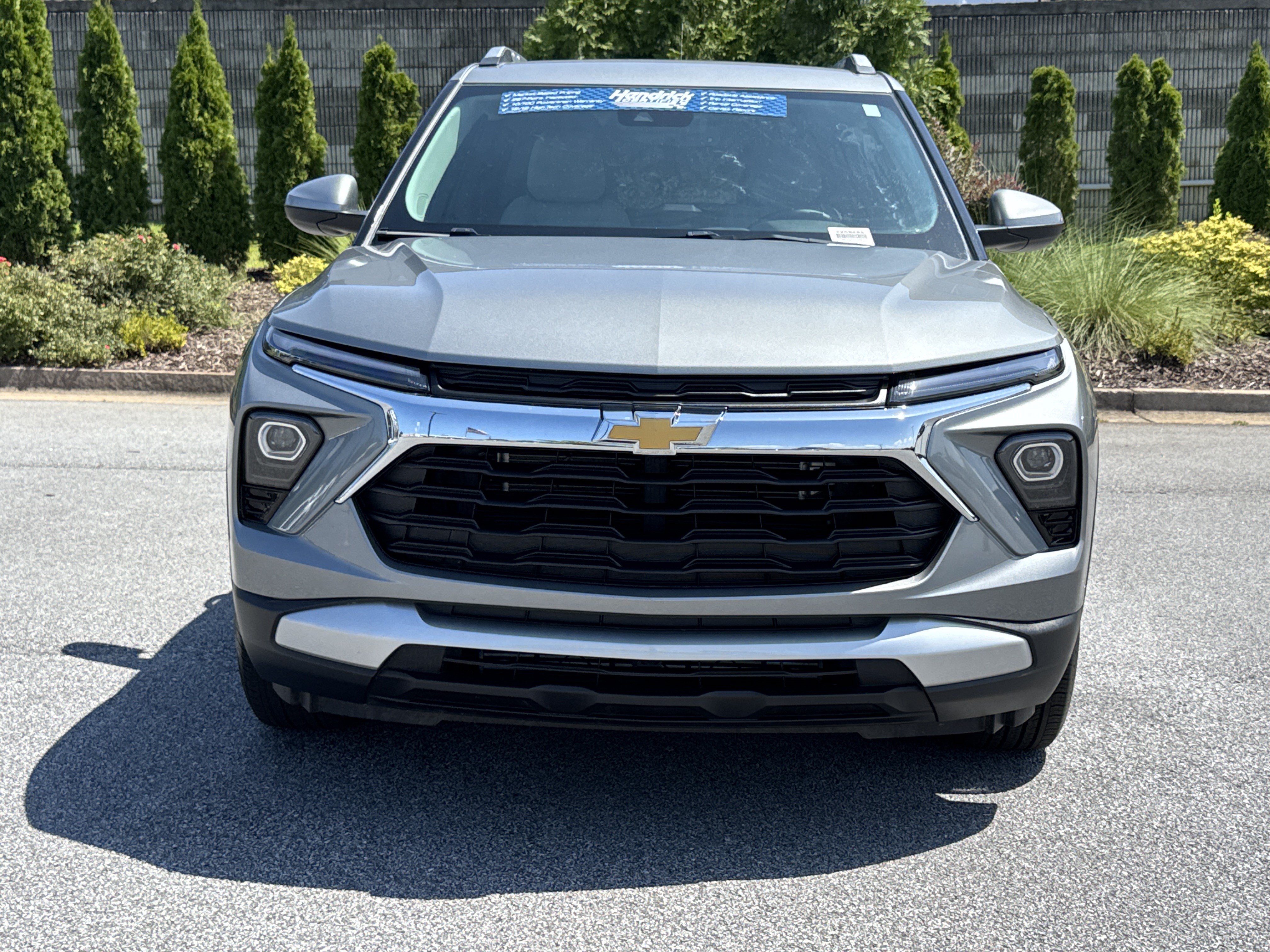Used 2025 Chevrolet TrailBlazer LT w/ Convenience Package FWD image 3