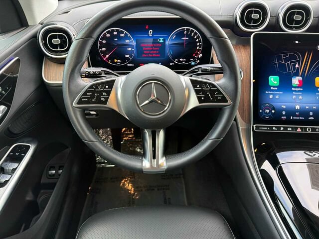 Used 2025 Mercedes-Benz GLC 350e 4MATIC image 18