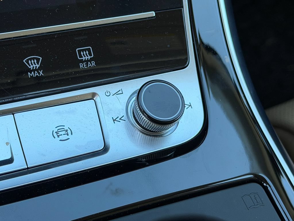 Certified 2025 Audi Q7 3.0T Prestige AWD/4WD image 34