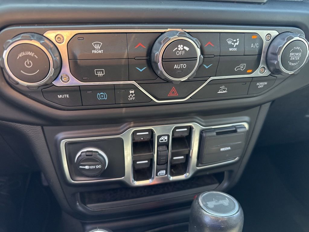 Certified 2022 Jeep Wrangler Unlimited Sahara image 24