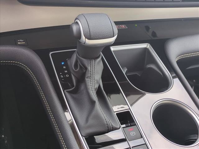 Used 2026 Toyota Sienna Limited AWD/4WD image 12