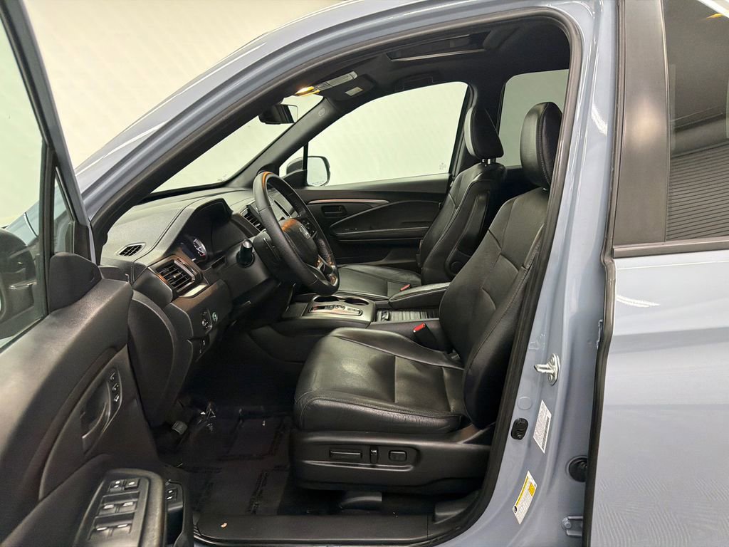 Used 2023 Honda Passport EX-L image 9