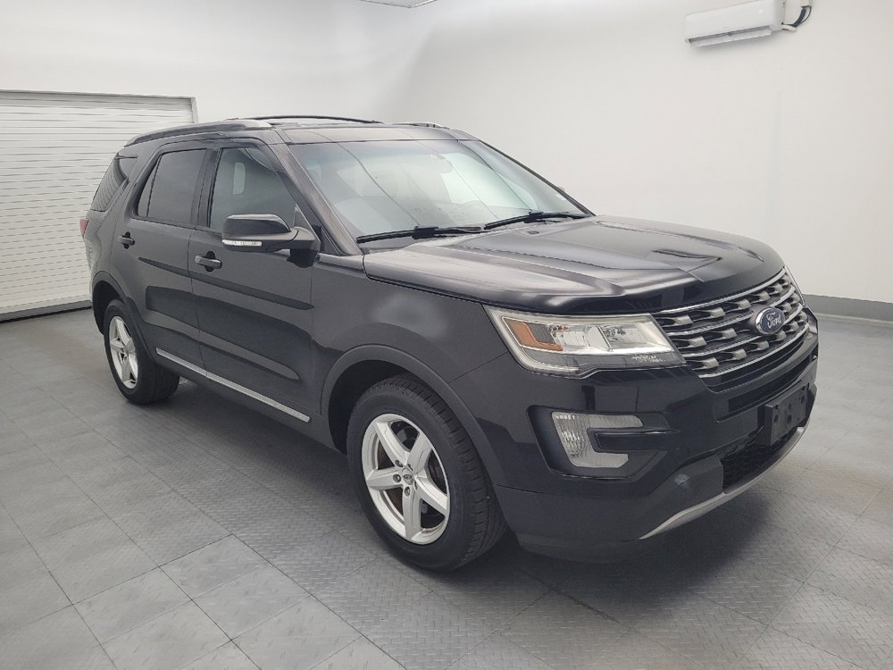 Used 2016 Ford Explorer XLT w/ Equipment Group 202A AWD/4WD image 11