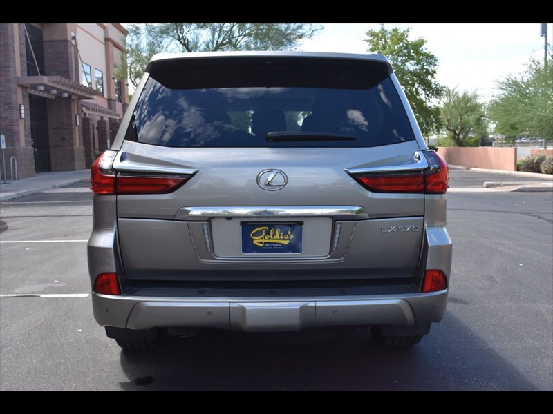 Used 2018 Lexus LX 570 4WD w/ Luxury Package image 9