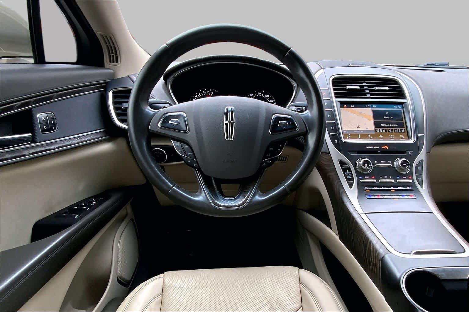 Used 2017 Lincoln MKX Reserve w/ Lincoln MKX Climate Package FWD image 6
