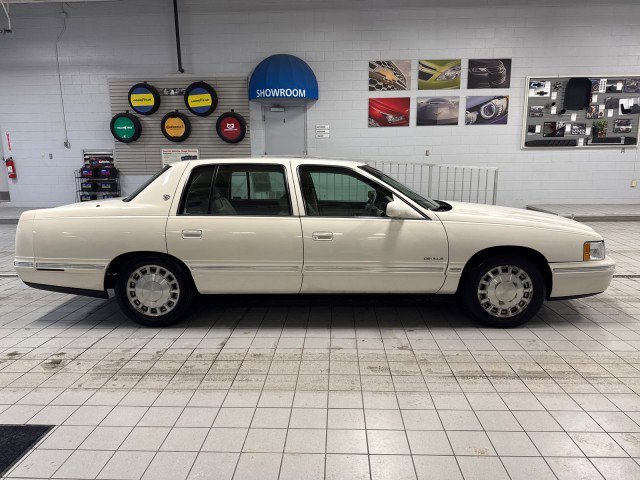 Used 1998 Cadillac De Ville Sedan image 2