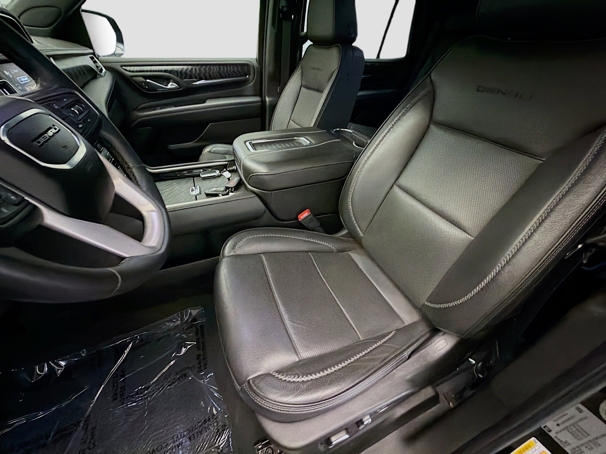 Used 2023 GMC Yukon Denali RWD image 11