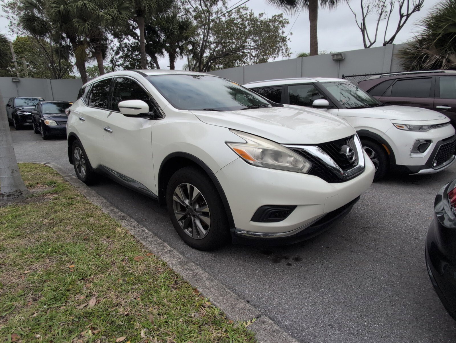 Used 2017 Nissan Murano S w/ Navigation Package image 1