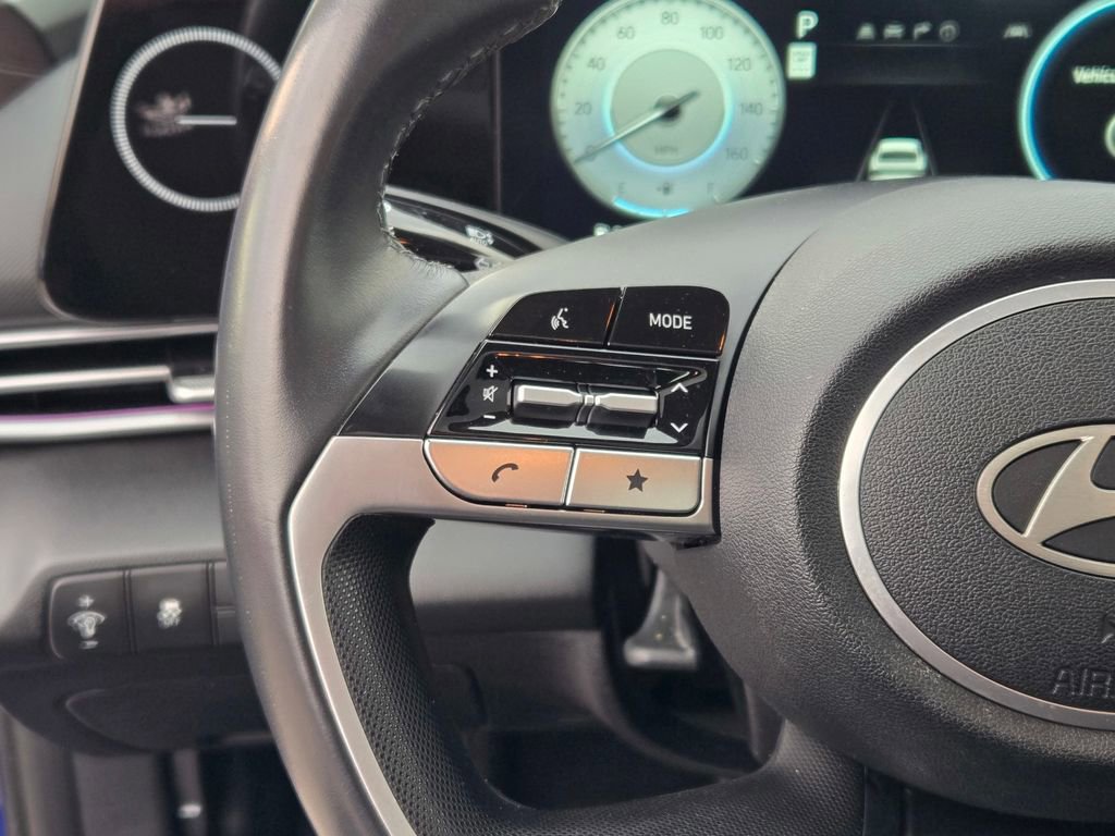 Used 2024 Hyundai Elantra Limited image 36