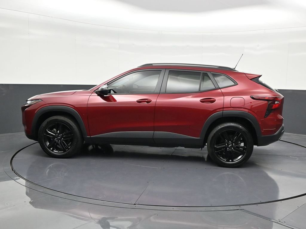 Used 2024 Chevrolet Trax ACTIV FWD image 2