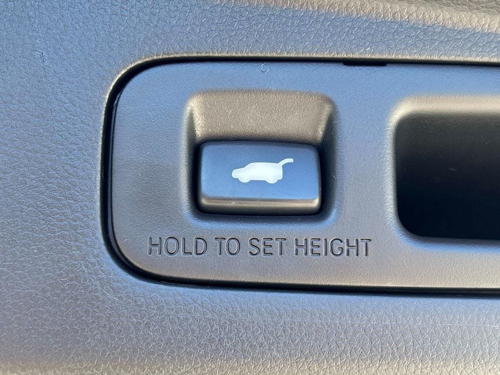 Used 2023 Honda CR-V Sport Touring image 12
