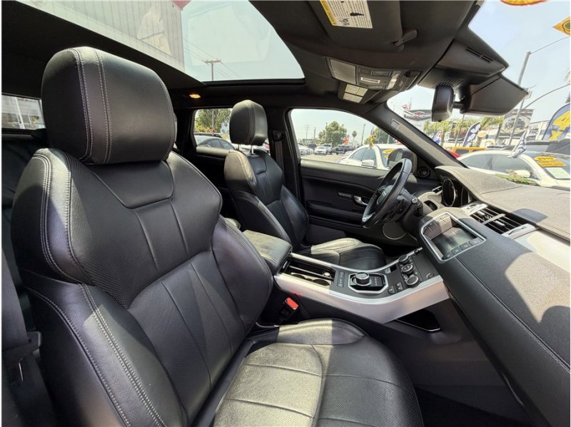 Used 2018 Land Rover Range Rover Evoque SE AWD/4WD image 32